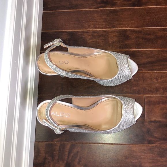 Aldo Silver Shinny Heels - Picture 3 of 5